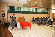 Gemini staff visits a high school during Viaje