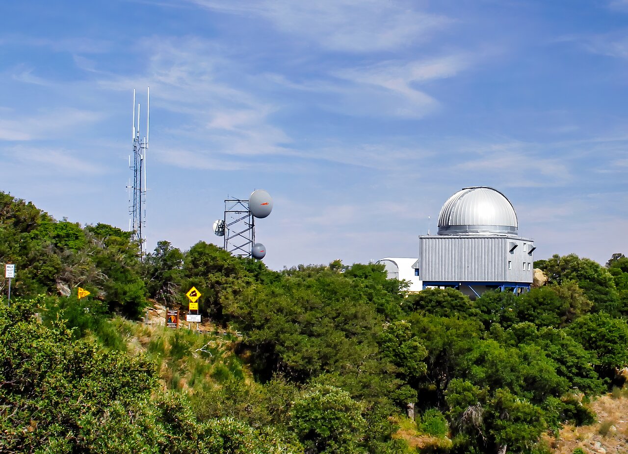 Photograph of UArizona 1.8-meter Spacewatch Telescope 