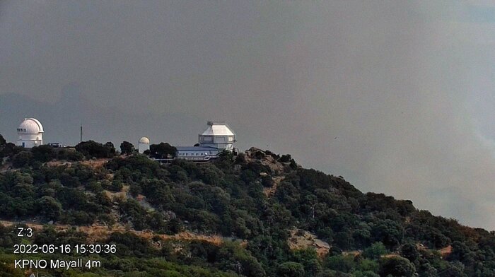 Incendio Contreras visto desde Kitt Peak el jueves 16 de junio de 2022