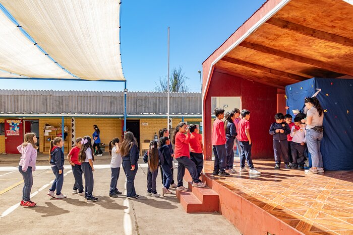 Estudiantes participan en actividad sobre protección de los cielos Oscuros durante Viaje al Universo 2024