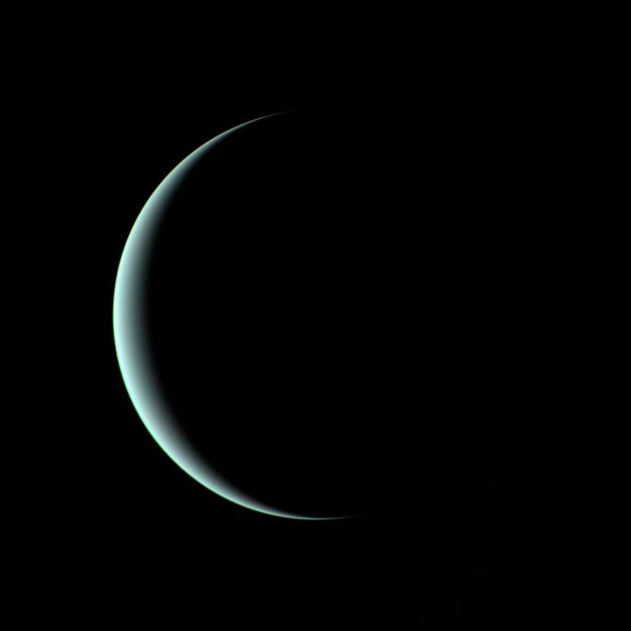 What Do Uranus’s Cloud Tops Have in Common With Rotten Eggs?