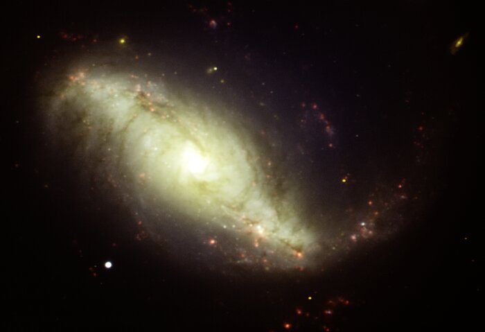 Gemini GMOS image of the barred spiral galaxy NGC 7552