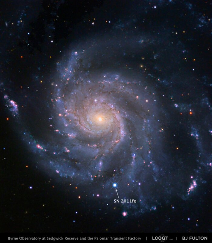 Imagen a color de SN 2011fe en M101