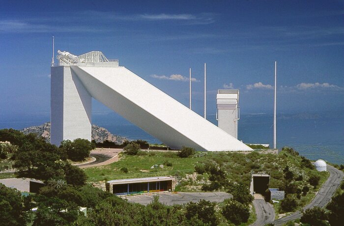 Exterior view of the solar McMath-Pierce telescope.