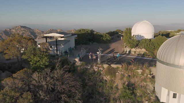 Video aéreo de los visitantes de la Nación Tohono O’odham en el Observatorio Nacional de Kitt Peak